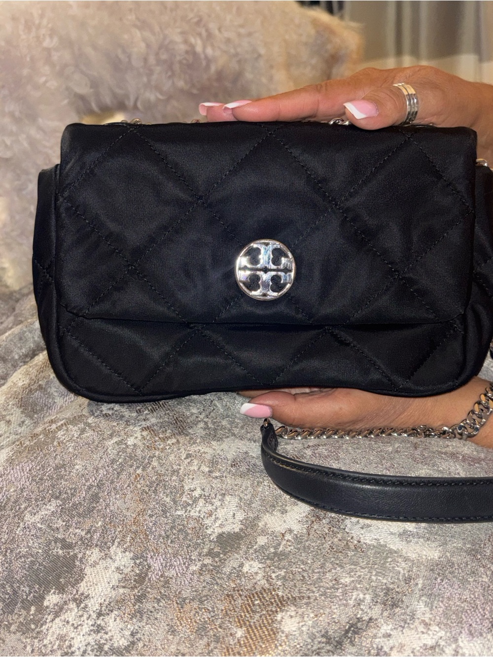 Tory Burch Willa Shoulder Bag - Picture 2 of 5
